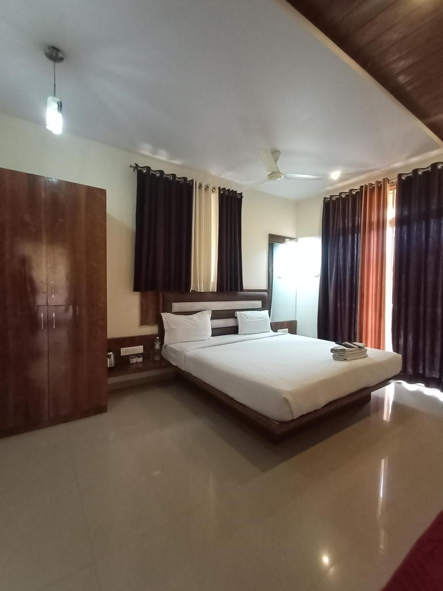Hotel Oakwood Mahābaleshwar Pokój zdjęcie